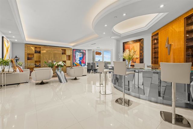 21050 Point Pl 802, Aventura, FL 33180