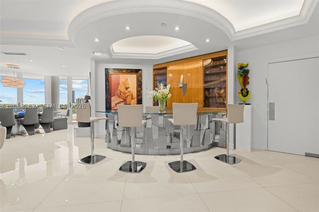 21050 Point Pl 802, Aventura, FL 33180