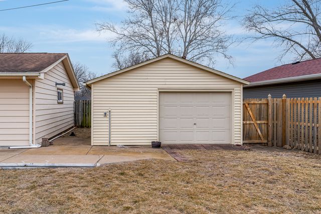 4905 50th Street, Moline, IL 61265