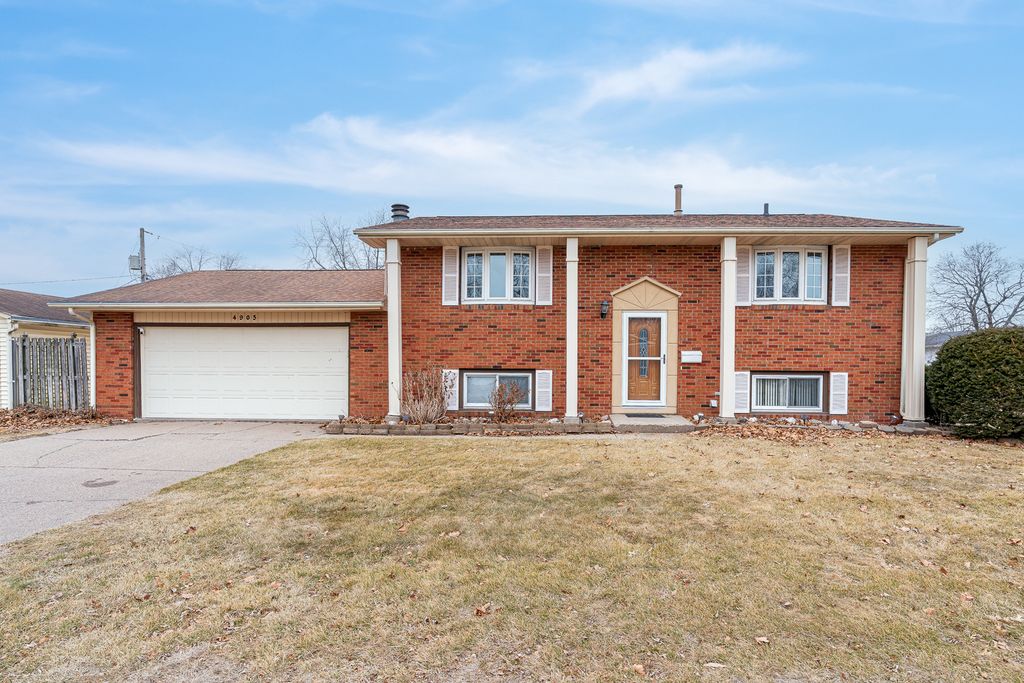 4905 50th Street, Moline, IL 61265