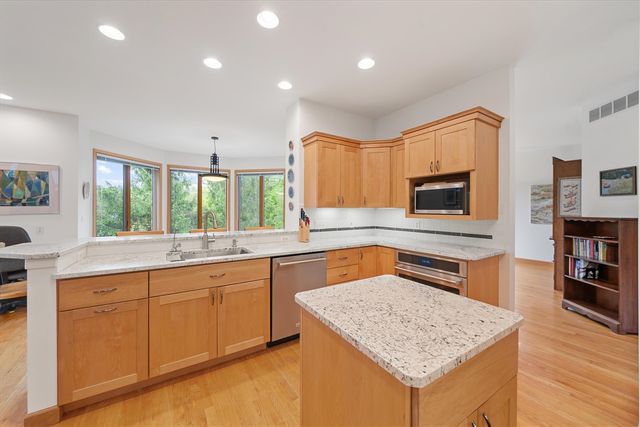 445 Huntington Drive, Ann Arbor, MI 48104