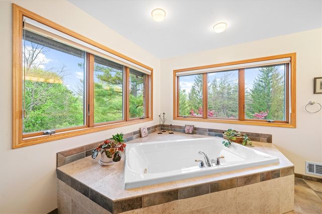 445 Huntington Drive, Ann Arbor, MI 48104