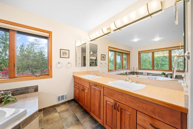 445 Huntington Drive, Ann Arbor, MI 48104