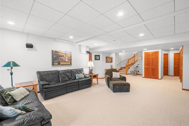 445 Huntington Drive, Ann Arbor, MI 48104