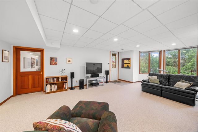 445 Huntington Drive, Ann Arbor, MI 48104
