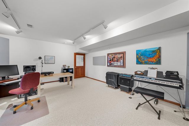 445 Huntington Drive, Ann Arbor, MI 48104