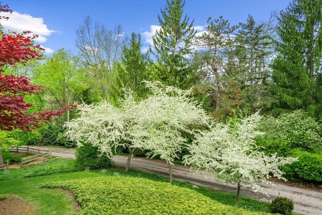 445 Huntington Drive, Ann Arbor, MI 48104