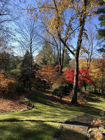 445 Huntington Drive, Ann Arbor, MI 48104