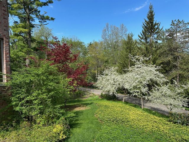 445 Huntington Drive, Ann Arbor, MI 48104