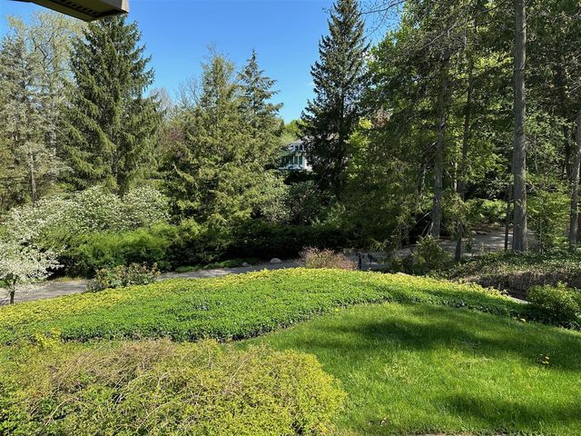 445 Huntington Drive, Ann Arbor, MI 48104