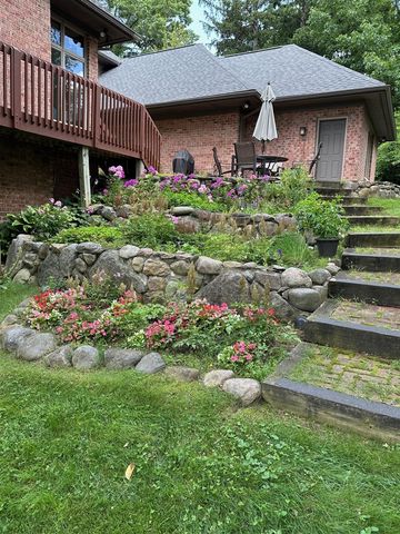 445 Huntington Drive, Ann Arbor, MI 48104