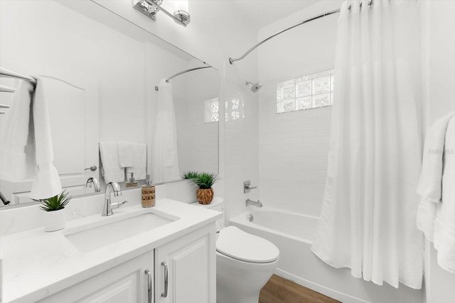 4924 MAHOGANY RUN AVENUE, Sarasota, FL 34241