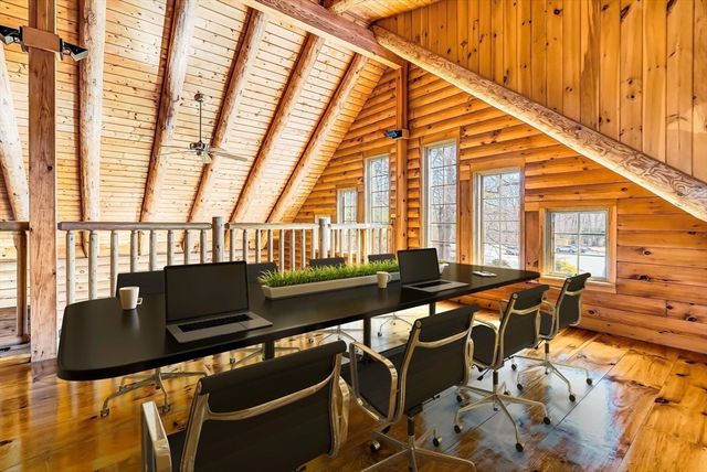 105 Uxbridge Rd, Mendon, MA 01756