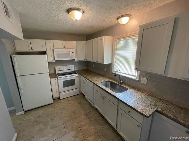 11775 Inkster Road, Livonia, MI 48150