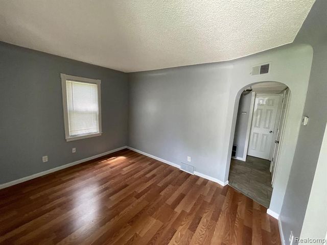 11775 Inkster Road, Livonia, MI 48150