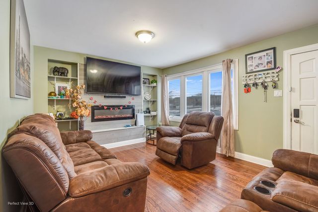 8254 Linder Avenue, Burbank, IL 60459