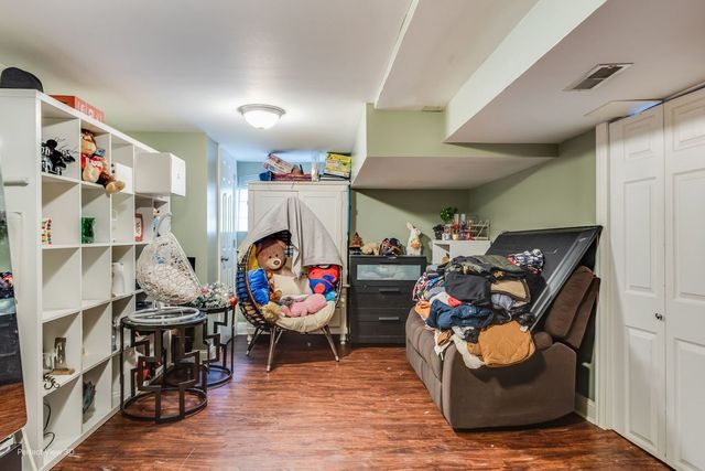 8254 Linder Avenue, Burbank, IL 60459