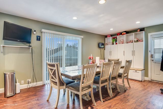 8254 Linder Avenue, Burbank, IL 60459