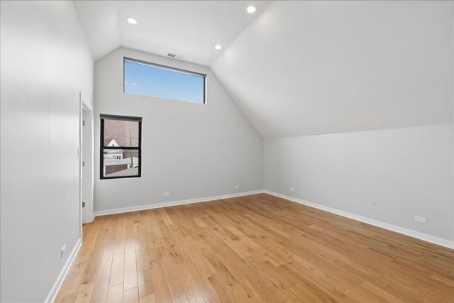 2915 N Rockwell Street, Chicago, IL 60618