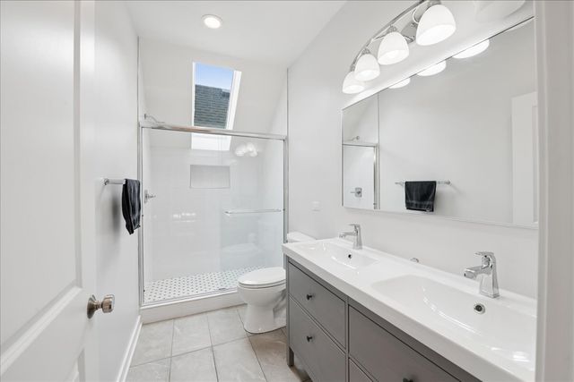 2915 N Rockwell Street, Chicago, IL 60618
