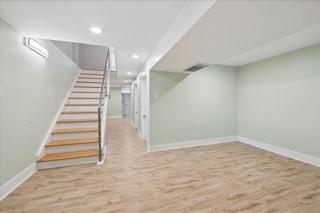2915 N Rockwell Street, Chicago, IL 60618