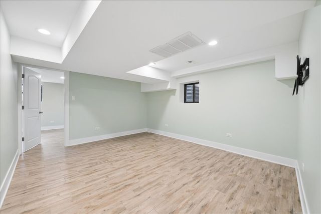 2915 N Rockwell Street, Chicago, IL 60618