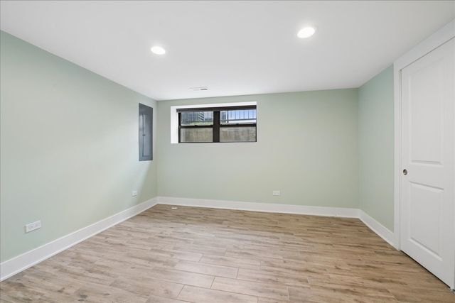 2915 N Rockwell Street, Chicago, IL 60618