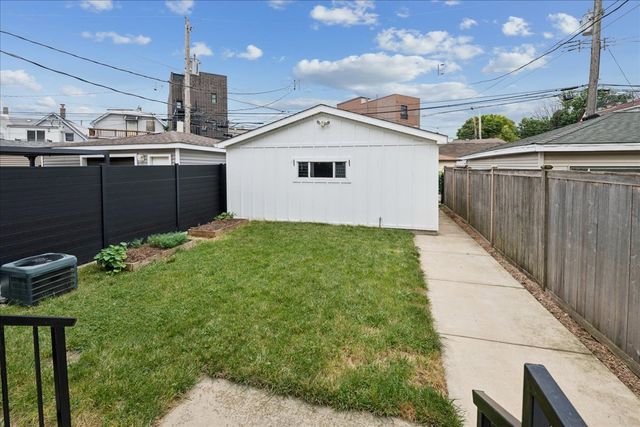 2915 N Rockwell Street, Chicago, IL 60618