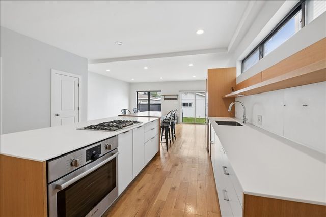 2915 N Rockwell Street, Chicago, IL 60618