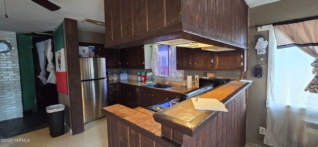 1525 Garfield Ave Ave, Yakima, WA 98902