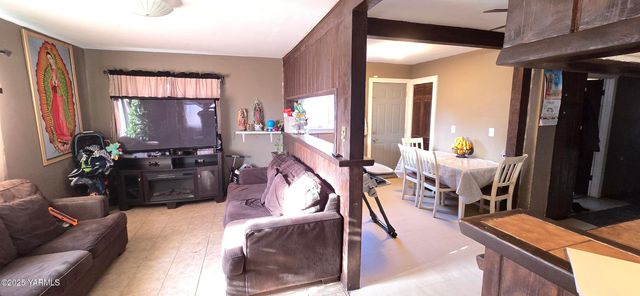 1525 Garfield Ave Ave, Yakima, WA 98902