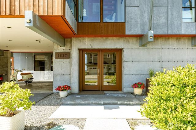 3627 Driftwood Drive, Clinton, WA 98236