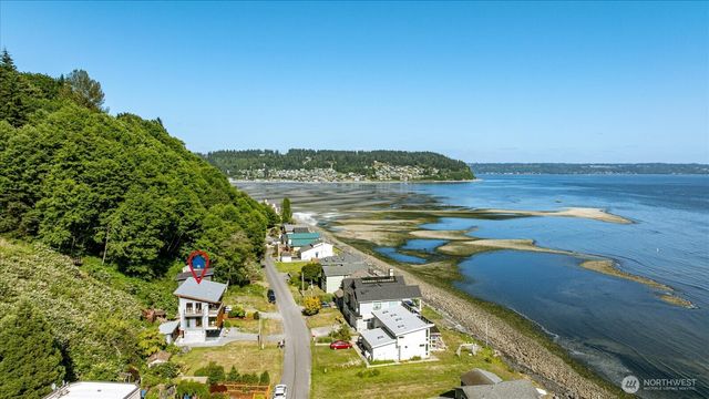 3627 Driftwood Drive, Clinton, WA 98236