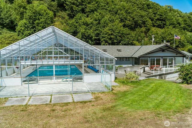 3627 Driftwood Drive, Clinton, WA 98236