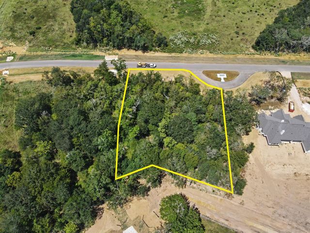 9734 Lakeside Oaks Drive Drive, Plantersville, TX 77363