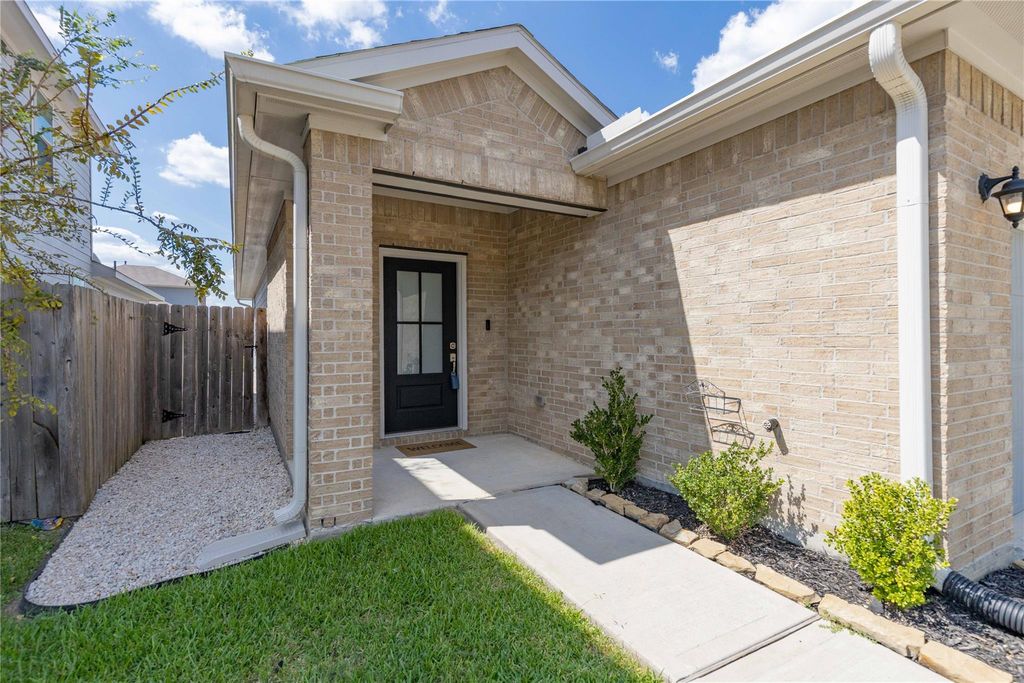 24751 Russet Bluff Trail, Houston, TX 77336