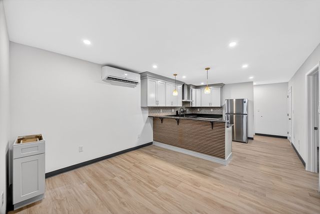 16 Washburn St, New Bedford, MA 02740