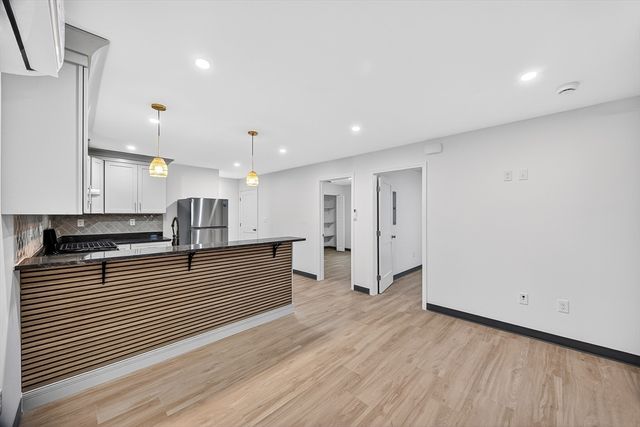 16 Washburn St, New Bedford, MA 02740