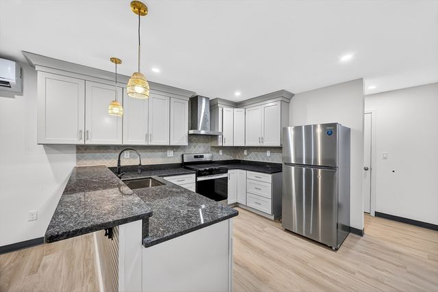 16 Washburn St, New Bedford, MA 02740