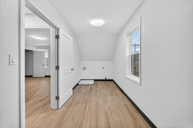 16 Washburn St, New Bedford, MA 02740