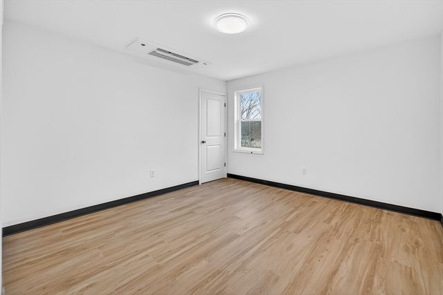 16 Washburn St, New Bedford, MA 02740