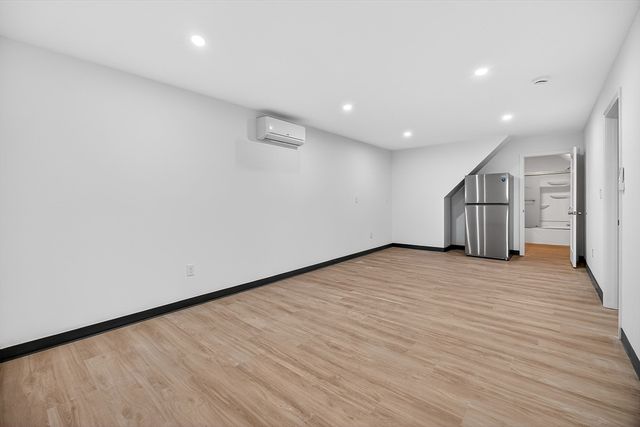 16 Washburn St, New Bedford, MA 02740