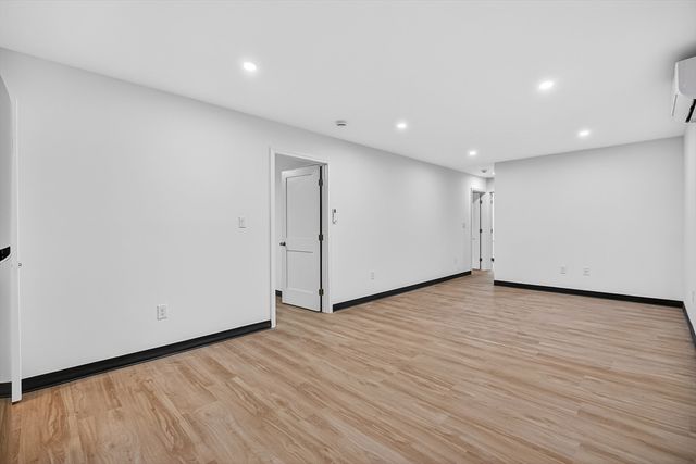 16 Washburn St, New Bedford, MA 02740