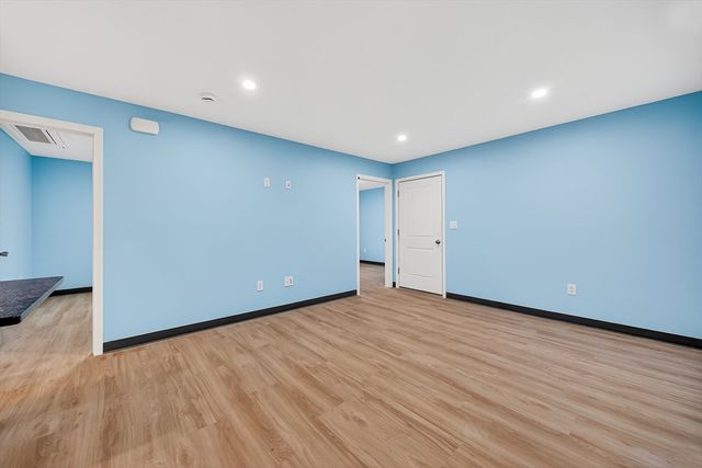 16 Washburn St, New Bedford, MA 02740