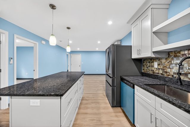 16 Washburn St, New Bedford, MA 02740