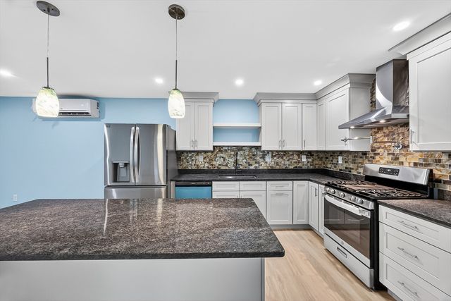 16 Washburn St, New Bedford, MA 02740