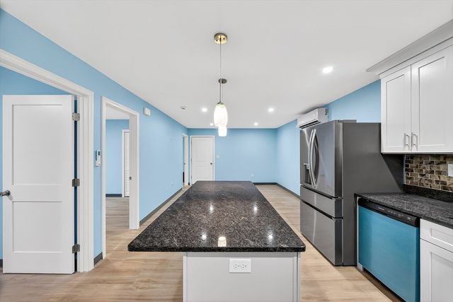 16 Washburn St, New Bedford, MA 02740