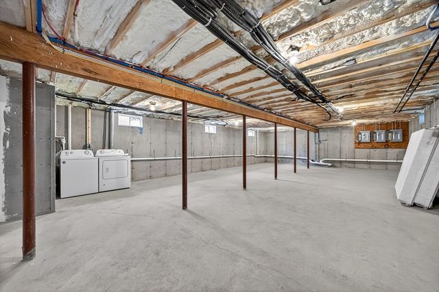 16 Washburn St, New Bedford, MA 02740