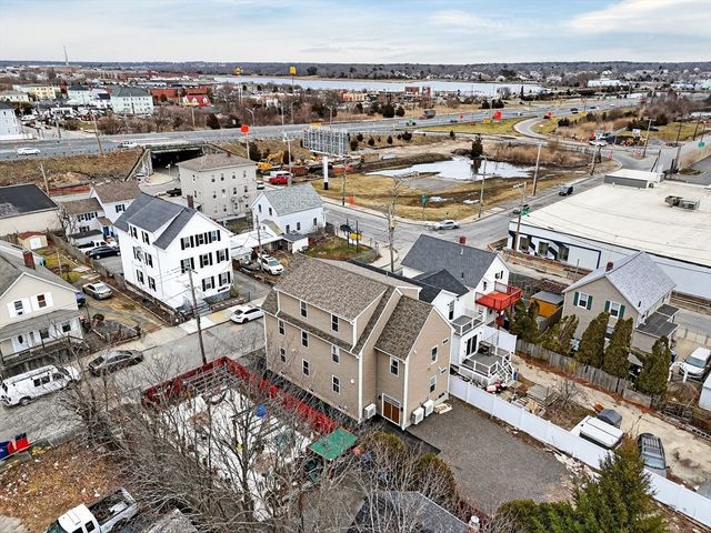 16 Washburn St, New Bedford, MA 02740