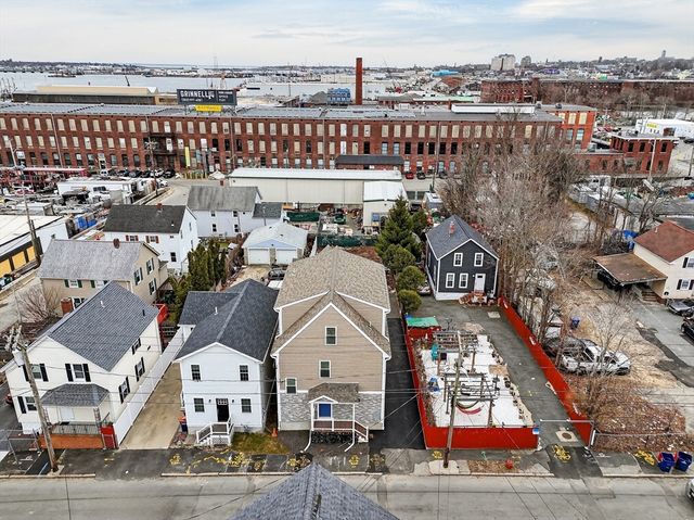 16 Washburn St, New Bedford, MA 02740